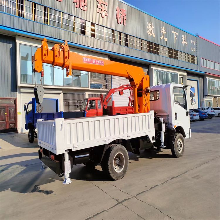 花坛乡三轮随车吊定制 农用改装机自备吊中瑞长期出售